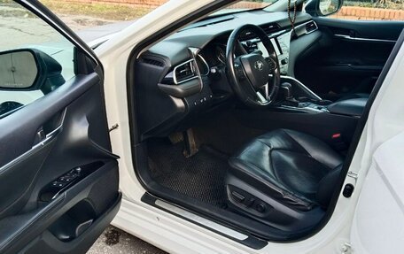 Toyota Camry, 2019 год, 2 050 000 рублей, 9 фотография