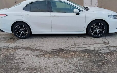 Toyota Camry, 2019 год, 2 050 000 рублей, 5 фотография