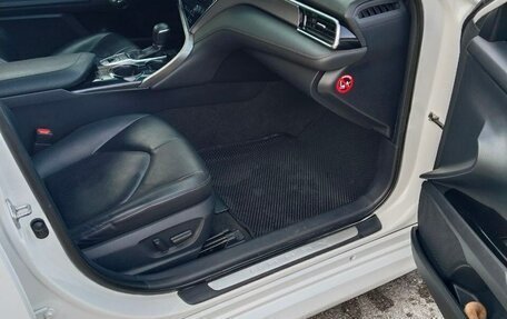 Toyota Camry, 2019 год, 2 050 000 рублей, 10 фотография