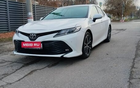 Toyota Camry, 2019 год, 2 050 000 рублей, 3 фотография
