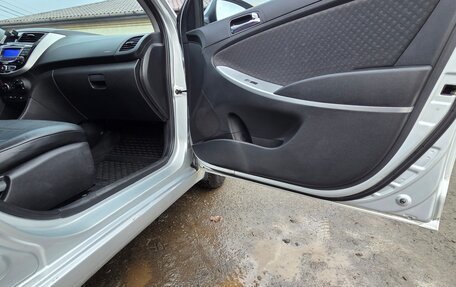 Hyundai Solaris II рестайлинг, 2011 год, 610 000 рублей, 17 фотография