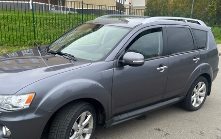 Mitsubishi Outlander III рестайлинг 3, 2010 год, 1 350 000 рублей, 4 фотография