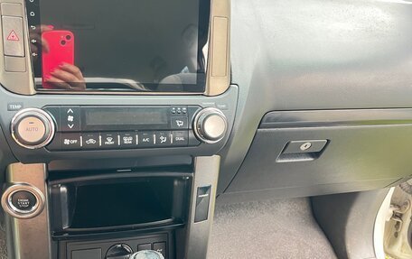 Toyota Land Cruiser Prado 150 рестайлинг 2, 2009 год, 3 500 000 рублей, 6 фотография