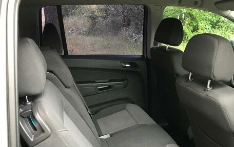 Opel Zafira B, 2010 год, 670 000 рублей, 1 фотография