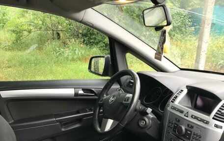 Opel Zafira B, 2010 год, 670 000 рублей, 4 фотография