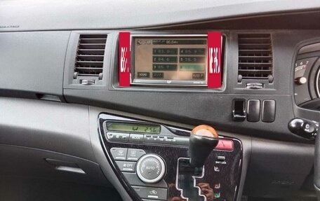 Toyota ISis I, 2005 год, 850 000 рублей, 10 фотография