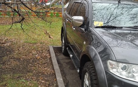 Mitsubishi Pajero Sport II рестайлинг, 2014 год, 1 800 000 рублей, 3 фотография