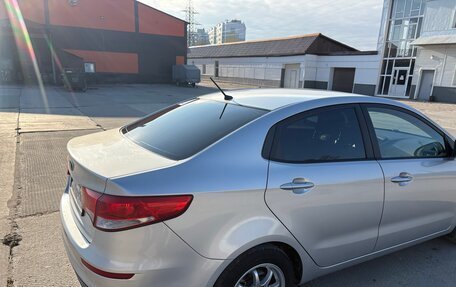 KIA Rio III рестайлинг, 2015 год, 1 000 000 рублей, 6 фотография