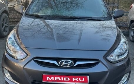 Hyundai Solaris II рестайлинг, 2012 год, 740 000 рублей, 1 фотография