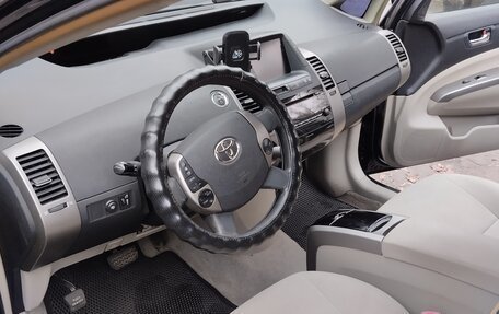 Toyota Prius, 2007 год, 700 000 рублей, 11 фотография