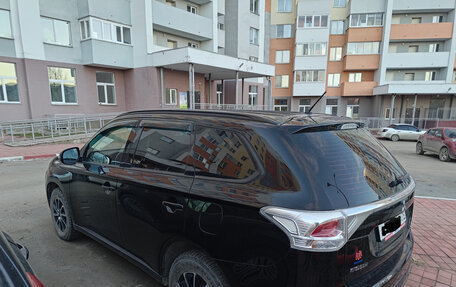 Mitsubishi Outlander III рестайлинг 3, 2013 год, 1 850 000 рублей, 4 фотография