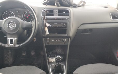 Volkswagen Polo VI (EU Market), 2012 год, 750 000 рублей, 11 фотография