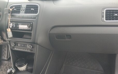 Volkswagen Polo VI (EU Market), 2012 год, 750 000 рублей, 14 фотография