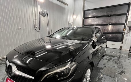 Mercedes-Benz A-Класс, 2017 год, 1 850 000 рублей, 3 фотография