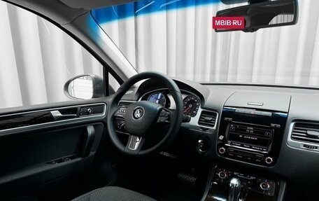 Volkswagen Touareg III, 2013 год, 2 349 000 рублей, 7 фотография