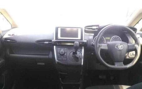 Toyota Wish II, 2012 год, 1 500 000 рублей, 2 фотография