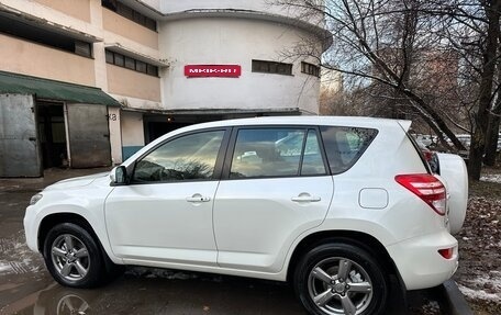 Toyota RAV4, 2012 год, 1 800 000 рублей, 2 фотография