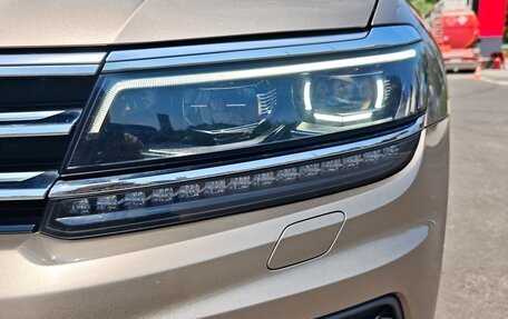 Volkswagen Tiguan II, 2017 год, 2 400 000 рублей, 4 фотография