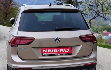 Volkswagen Tiguan II, 2017 год, 2 400 000 рублей, 3 фотография