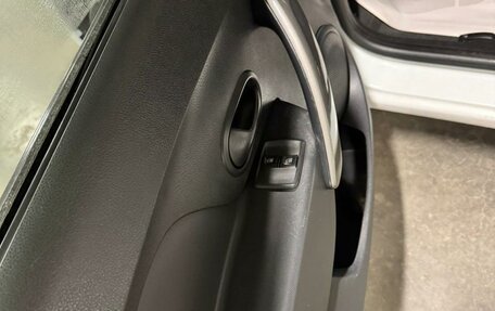 Renault Logan II, 2019 год, 599 000 рублей, 7 фотография