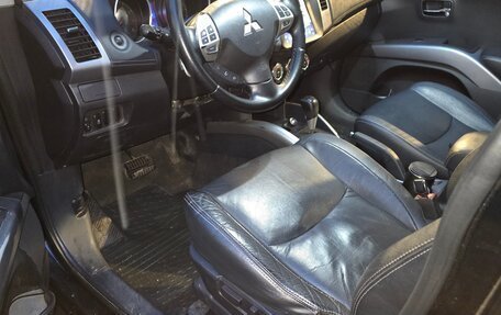 Mitsubishi Outlander III рестайлинг 3, 2012 год, 1 499 000 рублей, 12 фотография