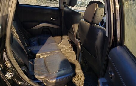 Mitsubishi Outlander III рестайлинг 3, 2012 год, 1 499 000 рублей, 14 фотография