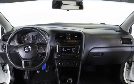 Volkswagen Polo VI (EU Market), 2017 год, 845 000 рублей, 13 фотография