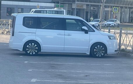 Honda Stepwgn, 2024 год, 9 фотография