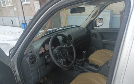 Jeep Cherokee, 2004 год, 850 000 рублей, 10 фотография