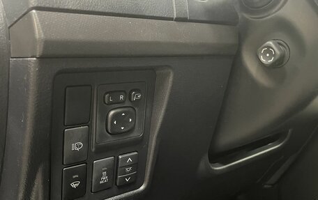 Toyota Land Cruiser Prado 150 рестайлинг 2, 2012 год, 2 535 000 рублей, 18 фотография