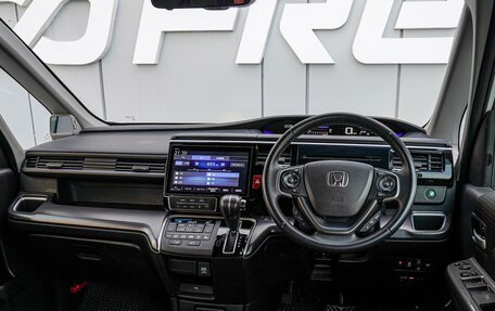 Honda Stepwgn IV, 2021 год, 3 270 000 рублей, 6 фотография