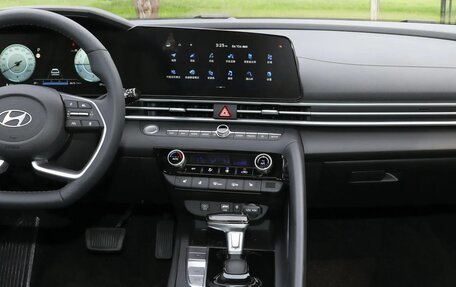 Hyundai Elantra, 2025 год, 1 650 007 рублей, 4 фотография