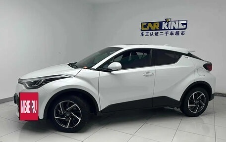 Toyota C-HR I рестайлинг, 2022 год, 1 880 001 рублей, 6 фотография