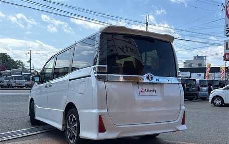 Toyota Voxy III, 2021 год, 2 050 003 рублей, 7 фотография