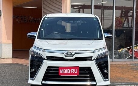 Toyota Voxy III, 2021 год, 2 050 003 рублей, 3 фотография