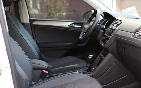 Volkswagen Tiguan II, 2022 год, 1 850 300 рублей, 6 фотография