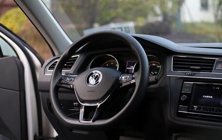 Volkswagen Tiguan II, 2022 год, 1 850 300 рублей, 5 фотография