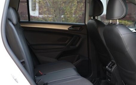 Volkswagen Tiguan II, 2022 год, 1 850 300 рублей, 7 фотография