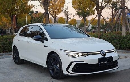 Volkswagen Golf VIII, 2022 год, 1 620 300 рублей, 3 фотография