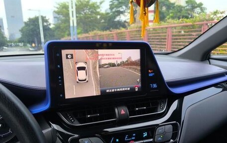 Toyota C-HR I рестайлинг, 2022 год, 1 540 500 рублей, 7 фотография