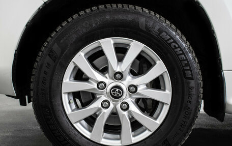 Toyota Land Cruiser 200, 2019 год, 7 290 000 рублей, 21 фотография