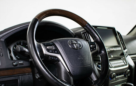 Toyota Land Cruiser 200, 2019 год, 7 290 000 рублей, 14 фотография