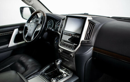 Toyota Land Cruiser 200, 2019 год, 7 290 000 рублей, 11 фотография