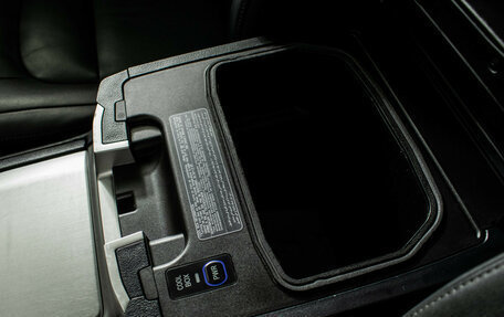 Toyota Land Cruiser 200, 2019 год, 7 290 000 рублей, 18 фотография