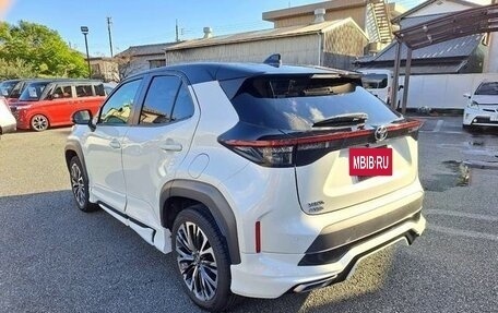 Toyota Yaris Cross, 2022 год, 1 382 000 рублей, 3 фотография