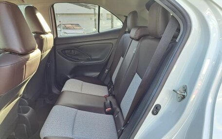 Toyota Yaris Cross, 2022 год, 1 382 000 рублей, 19 фотография