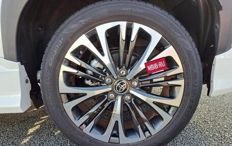 Toyota Yaris Cross, 2022 год, 1 382 000 рублей, 24 фотография