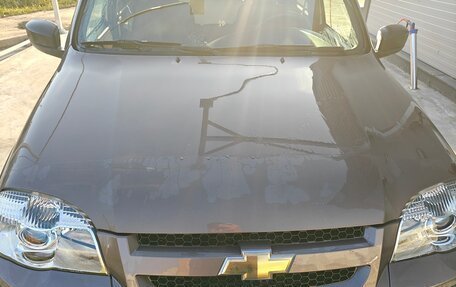 Chevrolet Niva I рестайлинг, 2018 год, 820 000 рублей, 3 фотография