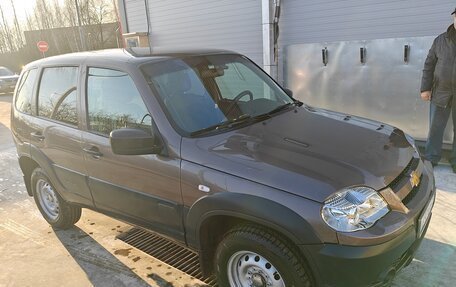 Chevrolet Niva I рестайлинг, 2018 год, 820 000 рублей, 9 фотография