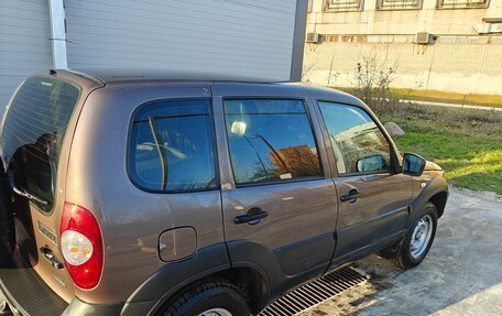 Chevrolet Niva I рестайлинг, 2018 год, 820 000 рублей, 10 фотография